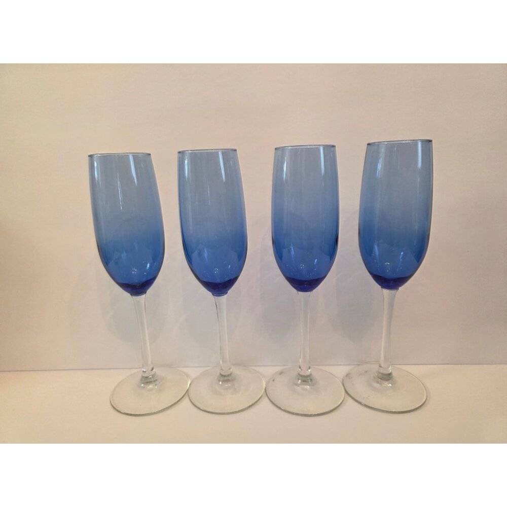 Set Of 4 Blue Champagne Glasses 9" Tall Elegant Stemware Celebrations & Dining